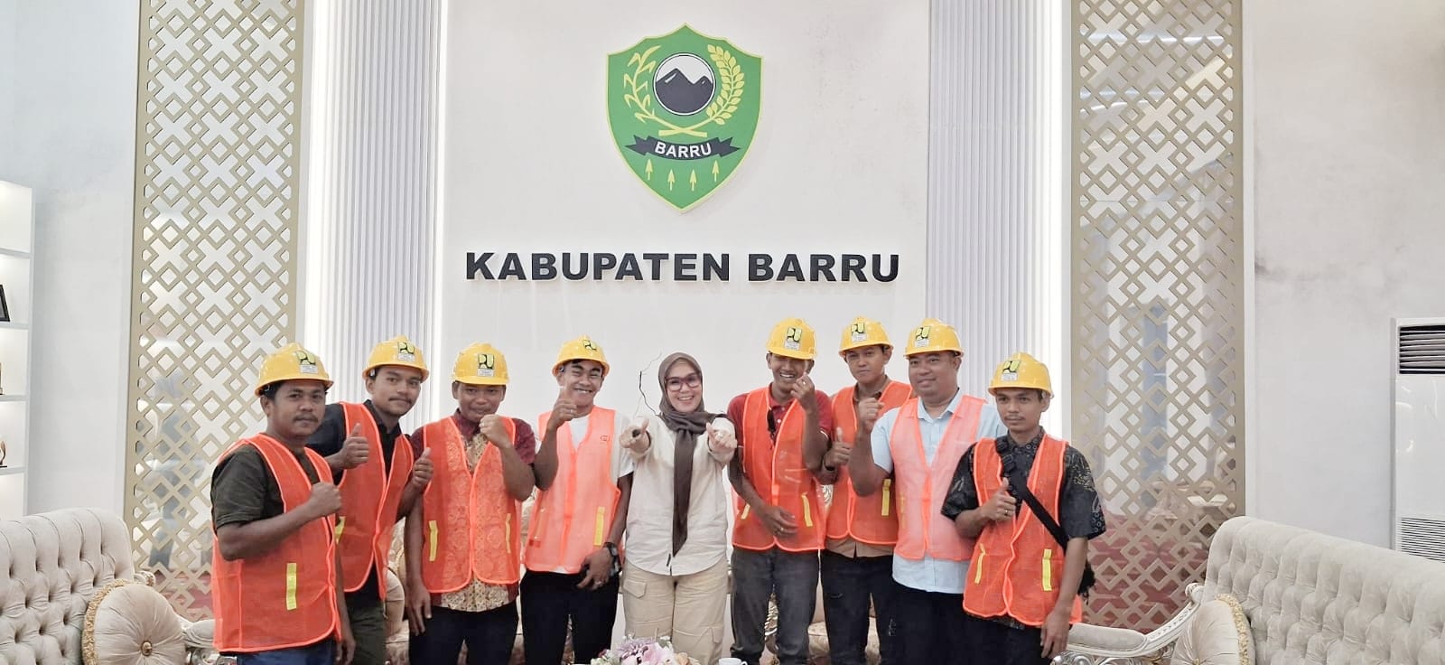 Bupati Barru Apresiasi Tim Pemeliharaan Jalan dan Drainase dengan Jamuan Makan Malam
