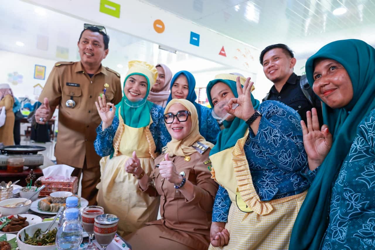 Bupati Barru Menghadiri Festival Masyarakat Makan Ikan yang Diselenggarakan Oleh Dinas Perikanan