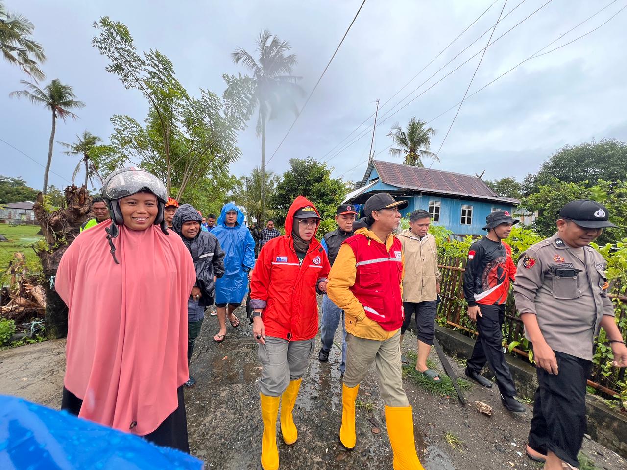 Puting Beliung Terjang Tanete Rilau, Bupati Barru Turun Langsung ke Lokasi