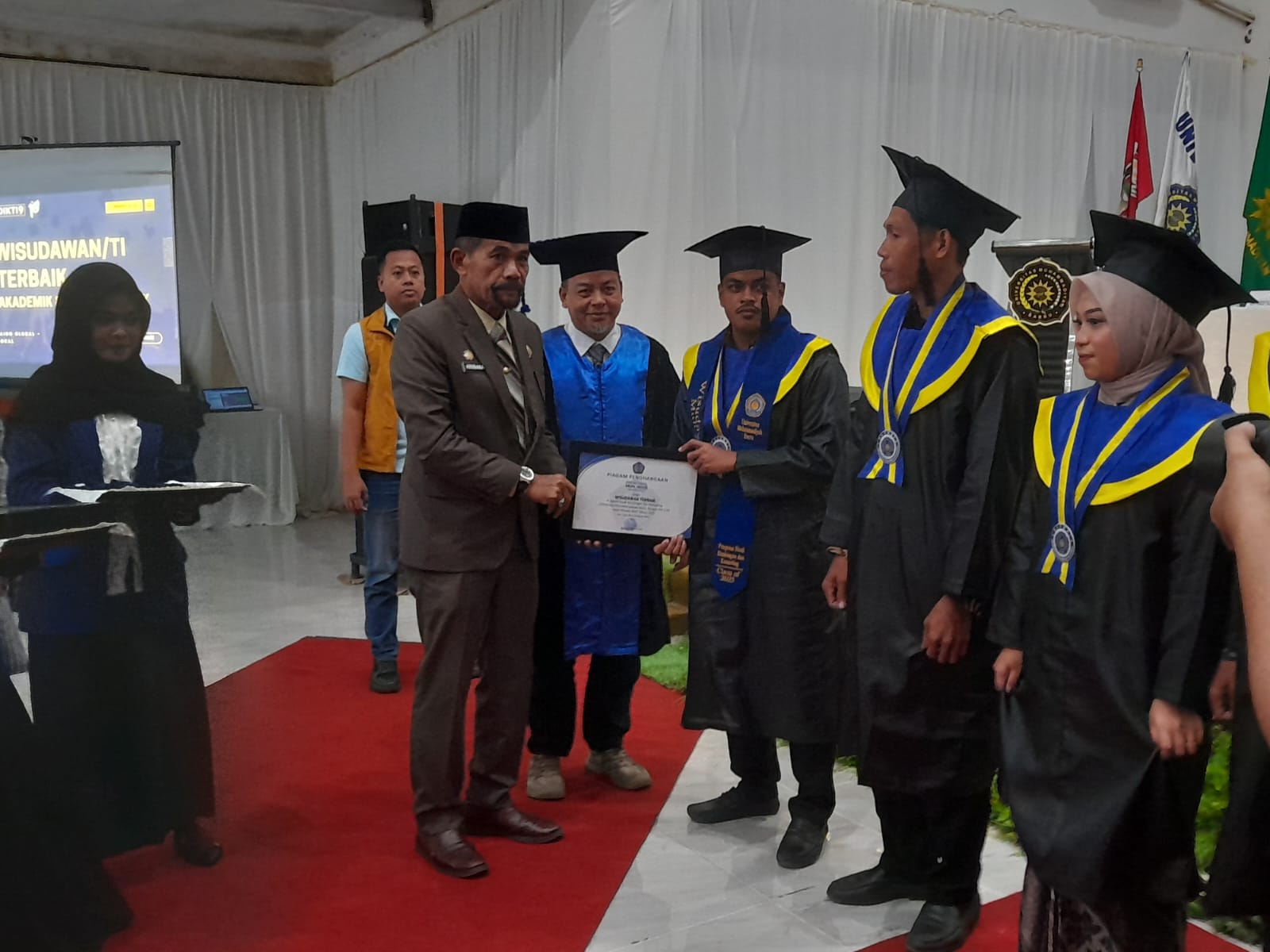 Pj Sekda Barru Hadiri Wisuda Sarjana Universitas Muhammadiyah Barru Tahun Akademik 2025/2026