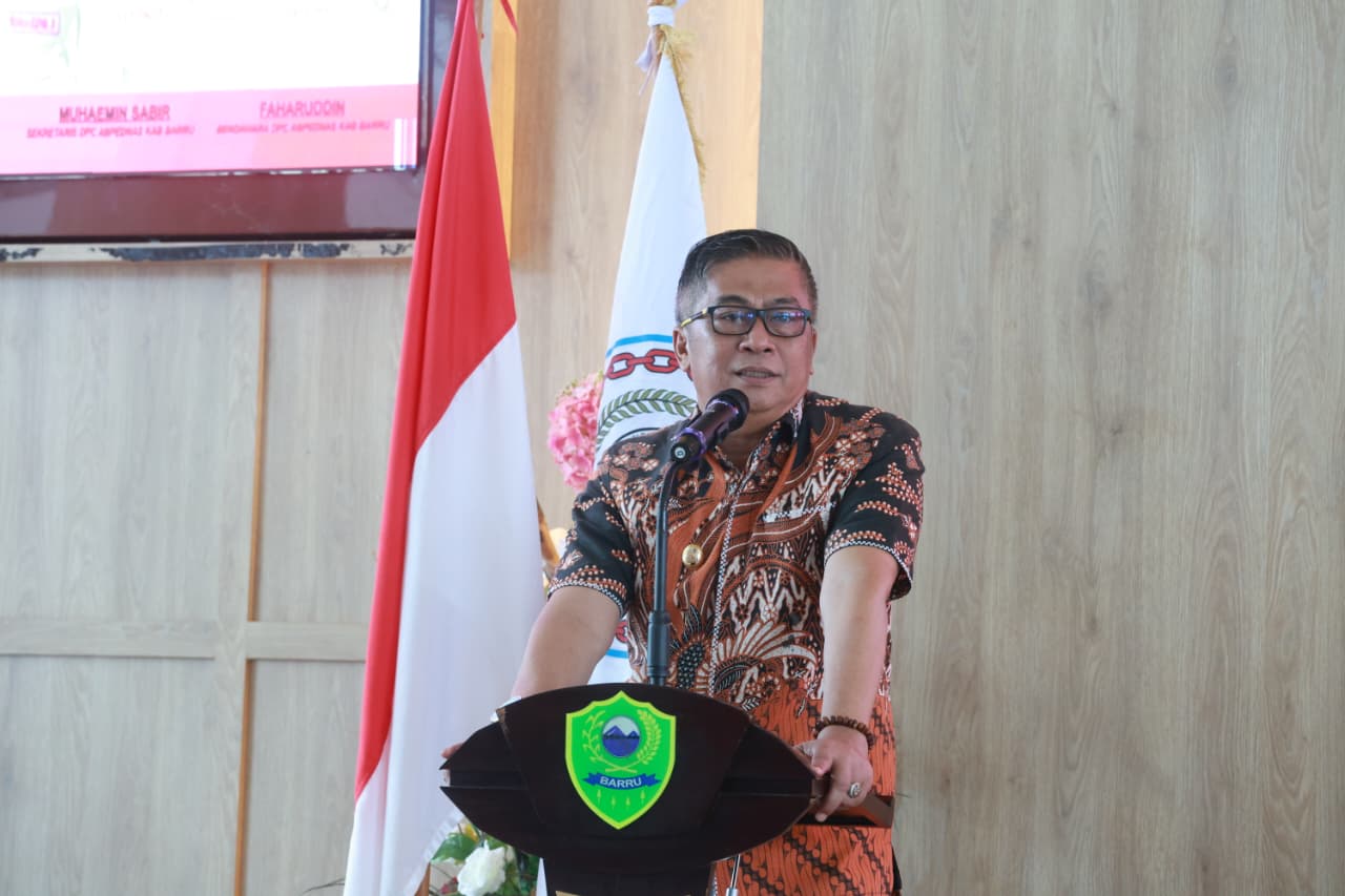 Buka Raker Abpednas Barru, Wabup Abustan Tegaskan BPD Kunci Pemerintahan Desa