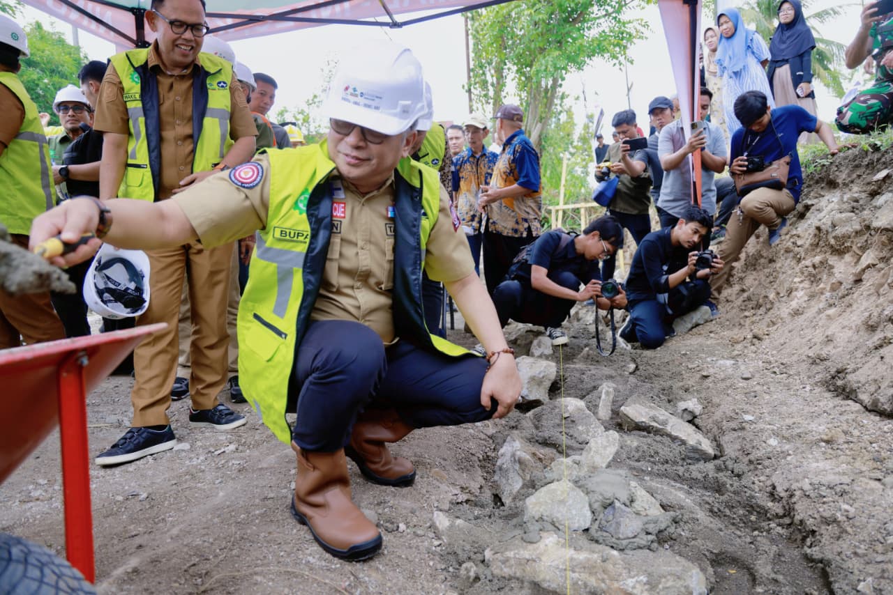 Wakil Bupati Barru Hadiri Ground Breaking Preservasi Jalan Paket 4 MYC di Wajo