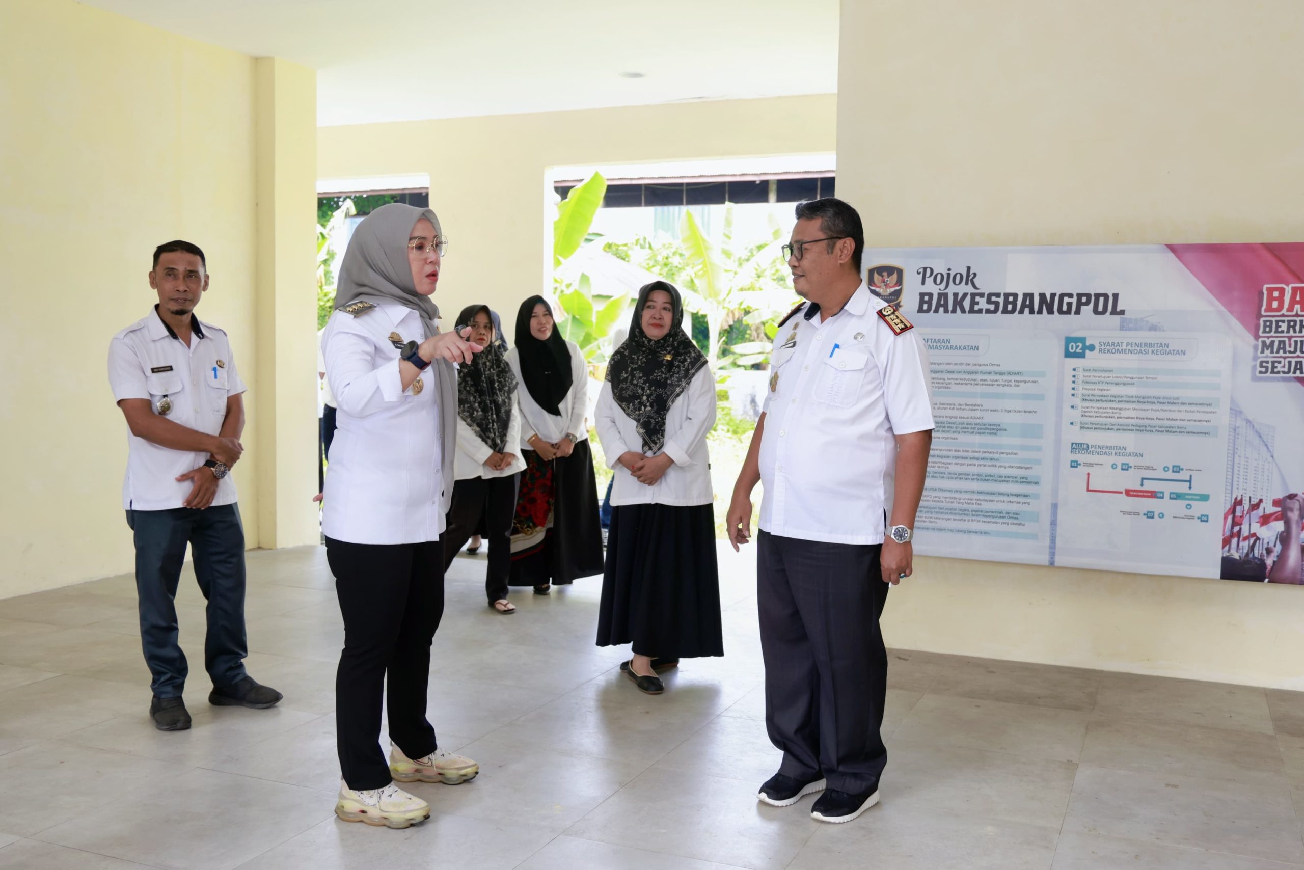 Bupati Barru bersama Sekda Melakukan Pemantauan Langsung terhadap Pelaksanaan Kegiatan Rabu Bersih