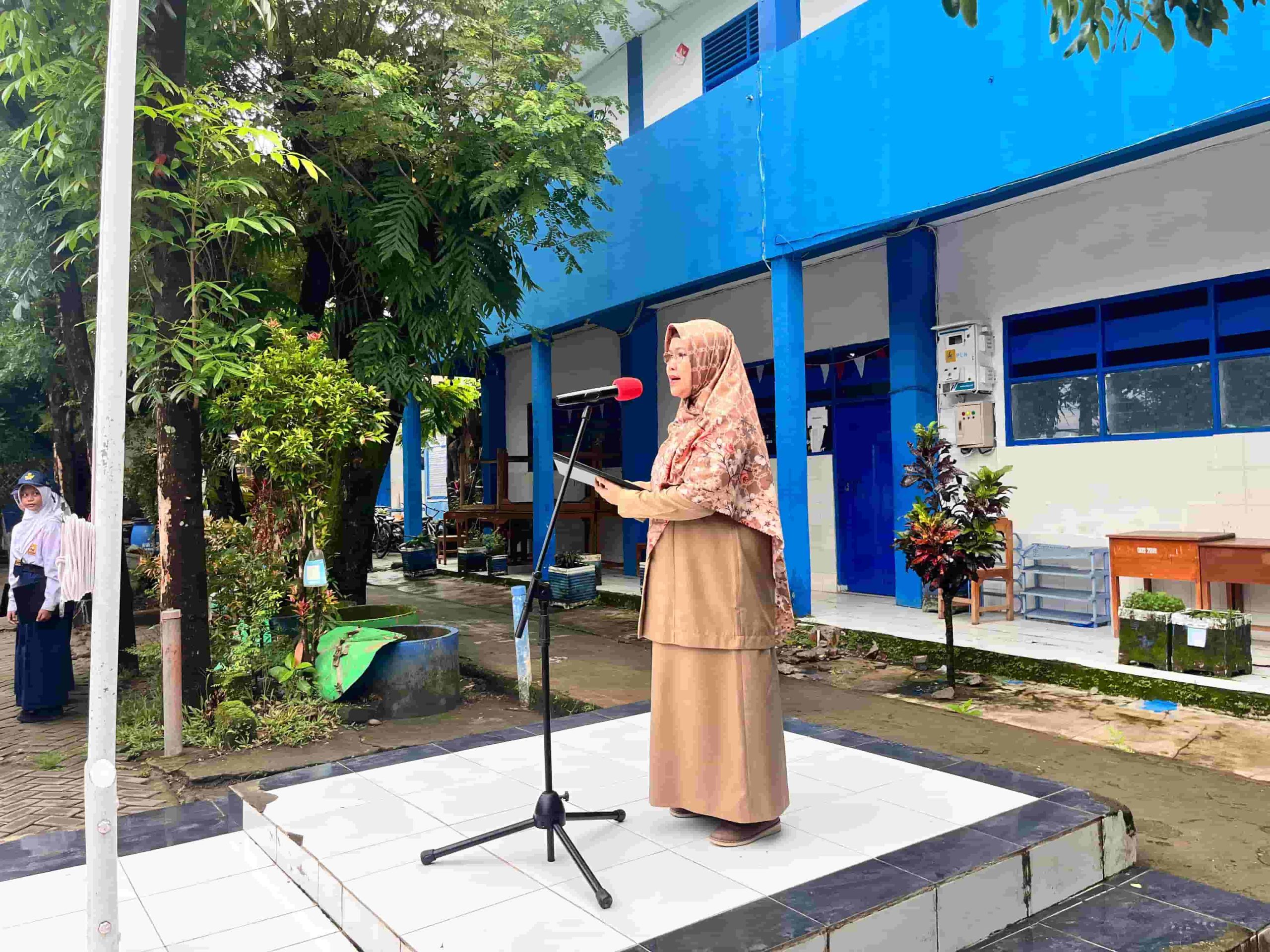 Semangat Baru di SMPN 40 Makassar: Pagi Ceria, Upacara Meriah, dan Rapat Awal Tahun yang Menggugah!