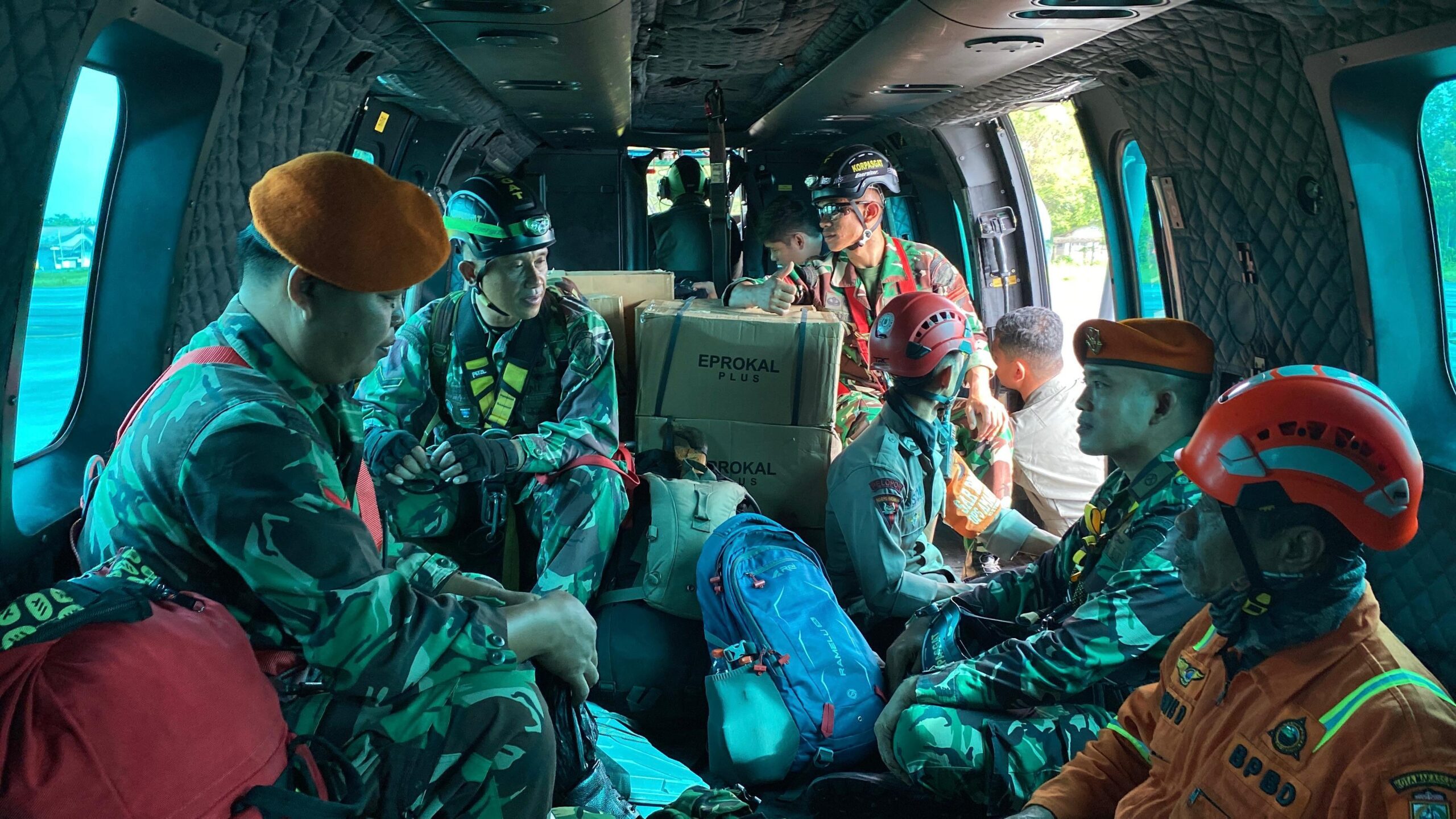 TRC BPBD Kota Makassar Diterjunkan Bersama Tim SAR Gabungan dengan Dukungan Helikopter TNI AU