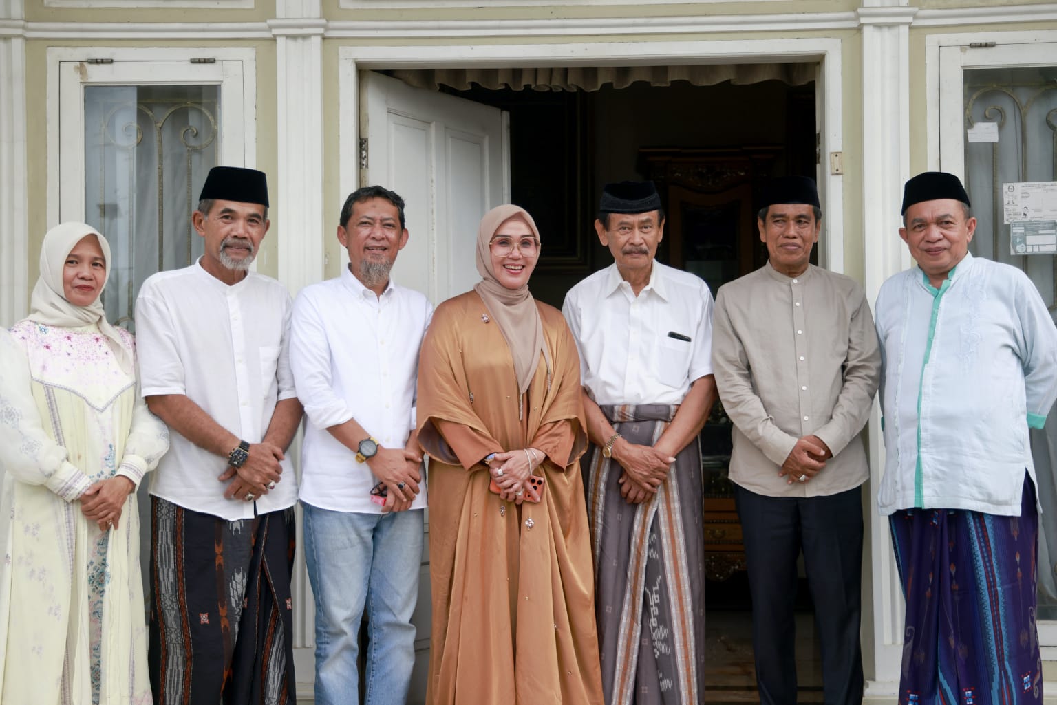 Momen Lebaran, Bupati Barru Andi Ina Silaturahmi ke Kediaman Andi Muhammad Rum