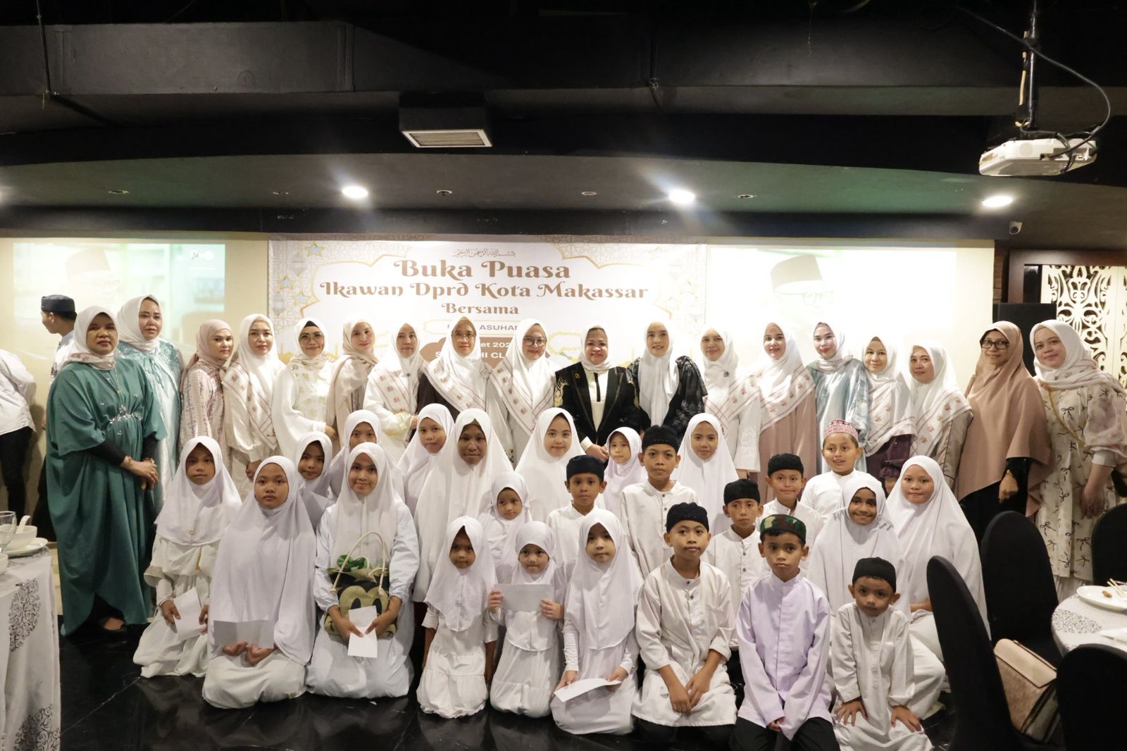 Ramadan Berbagi, Ikawan Makassar dan DWP Sekretariat DPRD Gelar Buka Puasa Bersama Anak Panti Asuhan