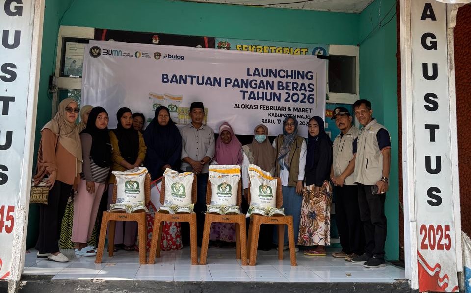 BULOG Cabang Wajo Resmi Luncurkan Penyaluran Bantuan Pangan Beras dan Minyak Goreng Alokasi