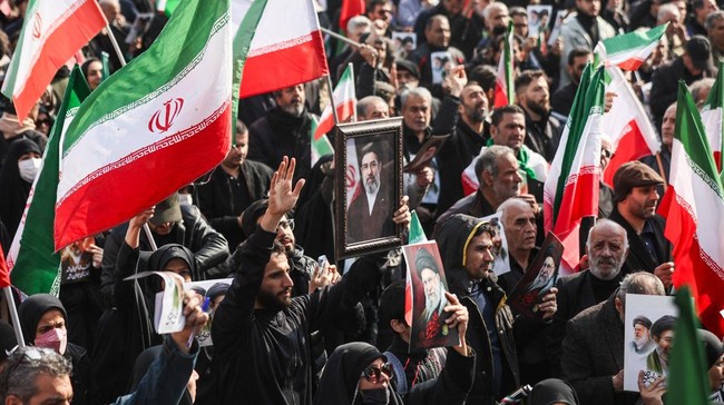 Satu Bulan Perang AS-Israel vs Iran: Kematian Khamenei dan Guncangan Ekonomi Global