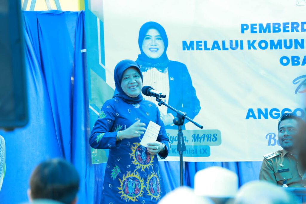 Hasnah Syam dan BBPOM Makassar Edukasi Warga Barru Soal Keamanan Obat dan Makanan