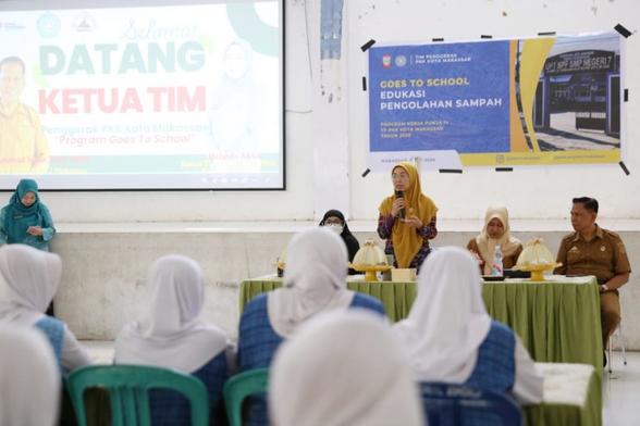 Melinda Aksa Ajak Siswa SMP Makassar: Dari Sampah Jadi Berkah, Wujudkan Pahlawan Lingkungan