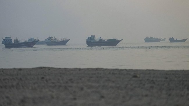 Iran Tolak Usulan Prancis Ikut Campur Kelola Selat Hormuz