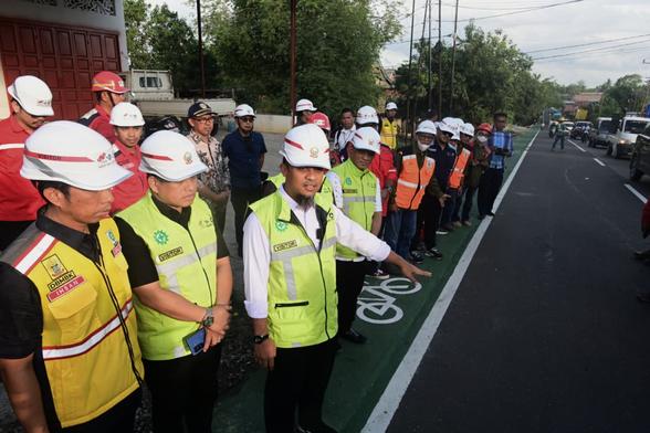 Gubernur Sulsel Klarifikasi Pernyataan Soal Jalan Rusak Ditanami Pisang, Tegaskan Komitmen Perbaikan