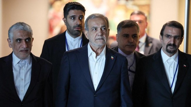 Serangan AS Guncang Iran, Presiden Pezeshkian Percepat Kepulangan dari Irak