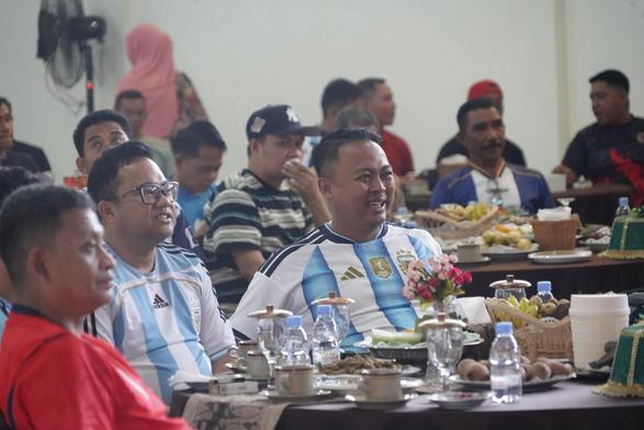 Wabup dan Dandim Gowa Satukan Ratusan Warga dalam Nobar Piala Dunia 2026