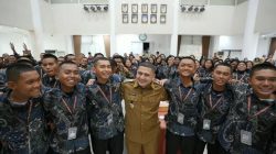 70 Paskibraka Makassar Dihadiahi Uang Tunai dan Wisata Bali Usai Sukses Kibarkan Bendera