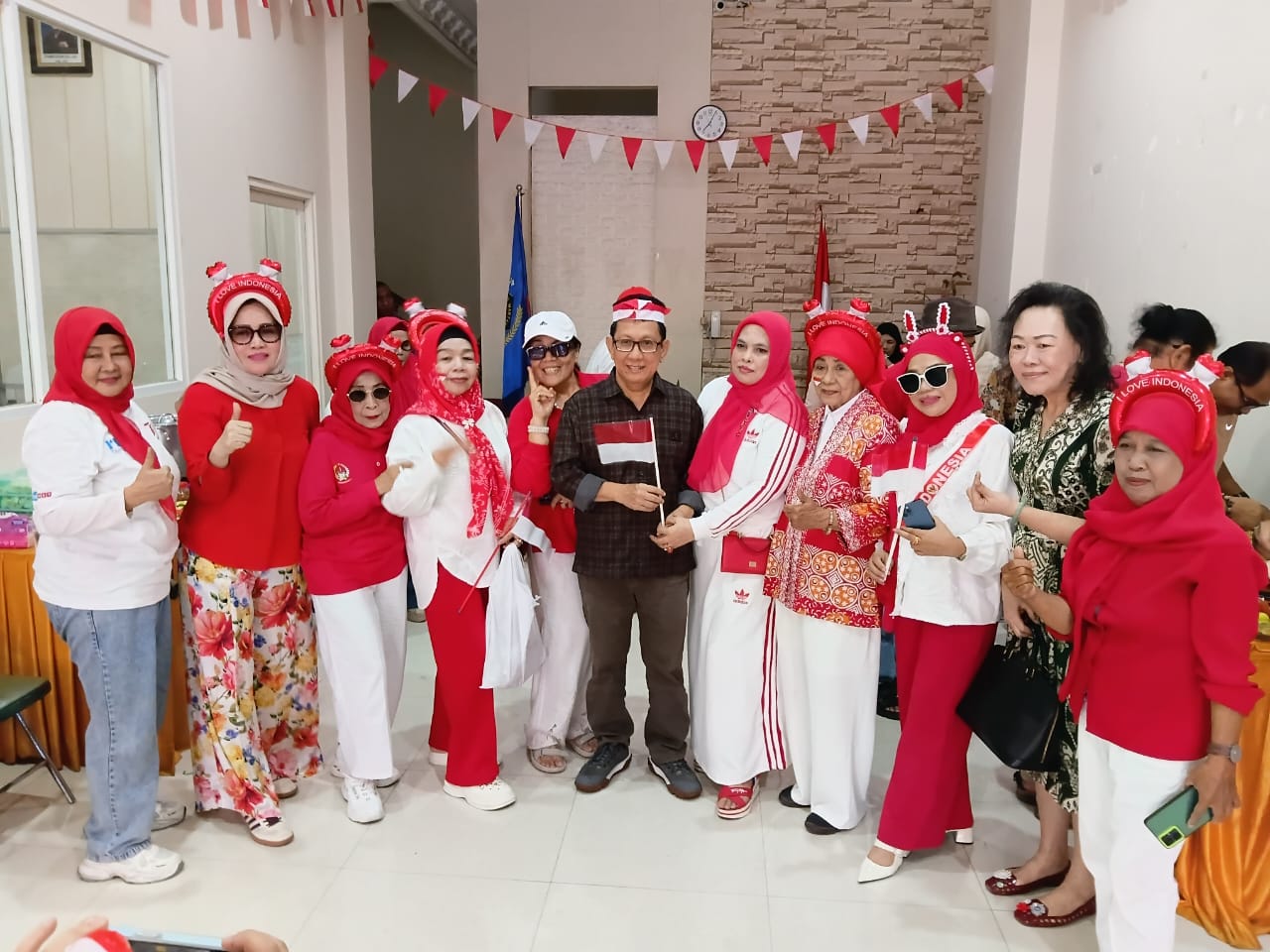 PWI dan IKWI Sulsel Rayakan HUT ke-81 RI dengan Lomba, Karaoke, dan Silaturahmi