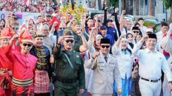 Gaya Ikonik Andi Sudirman Berbusana ala Bung Karno Saat Pimpin Kirab Kemerdekaan di Makassar