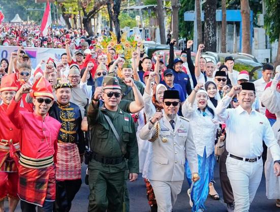 Gaya Ikonik Andi Sudirman Berbusana ala Bung Karno Saat Pimpin Kirab Kemerdekaan di Makassar