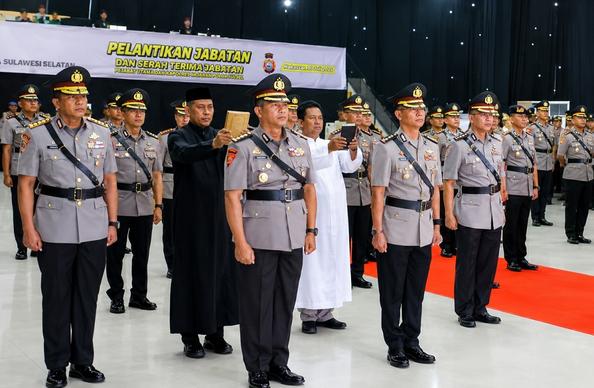 Kapolda Sulsel Pimpin Sertijab Akbar: Pejabat Utama dan 14 Kapolres Resmi Berganti