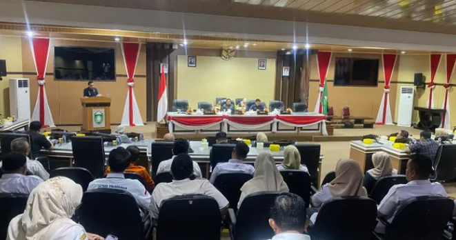 Pemkot Parepare Serahkan Rancangan KUA-PPAS 2027, Target Pendapatan Diproyeksikan Rp957 Miliar