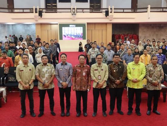 Perkuat Ekonomi Lokal, Pemprov Sulsel Dorong Kabupaten dan Kota Gunakan Aplikasi Bajubodo untuk Belanja UMKM
