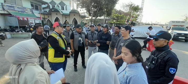 Perumda Parkir Makassar Kerahkan 25 Personel, Pastikan Maulid Akbar Pesisir Bebas Pungutan Liar