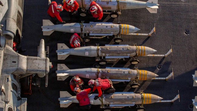 Tragedi USS Lincoln: Stres Perang Picu Bentrok Mematikan Antar Tentara AS