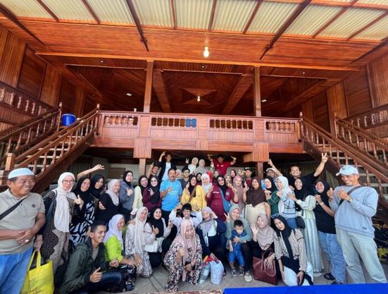 Berkah program makan bergizi gratis, relawan pencuci ompreng di Maros dapat hadiah umrah