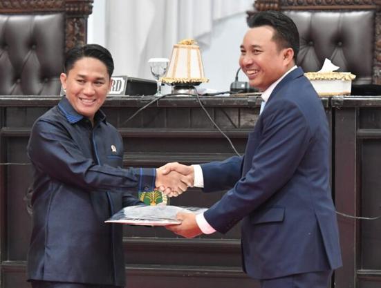 Bupati Luwu Utara serahkan dokumen KUA-PPAS APBD perubahan 2026 ke DPRD untuk dibahas