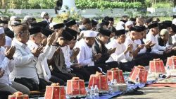 Gubernur Sulsel Pimpin Salat Istisqa Bersama Ribuan Warga, Memohon Hujan di Tengah Kemarau Panjang