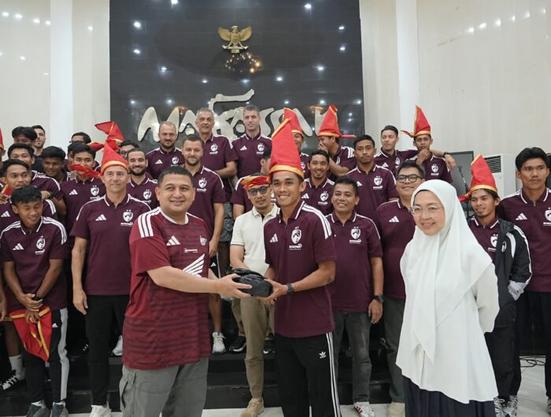 Munafri Arifuddin Jamu Skuad PSM Makassar, Tegaskan Komitmen Pemkot Dukung Juku Eja