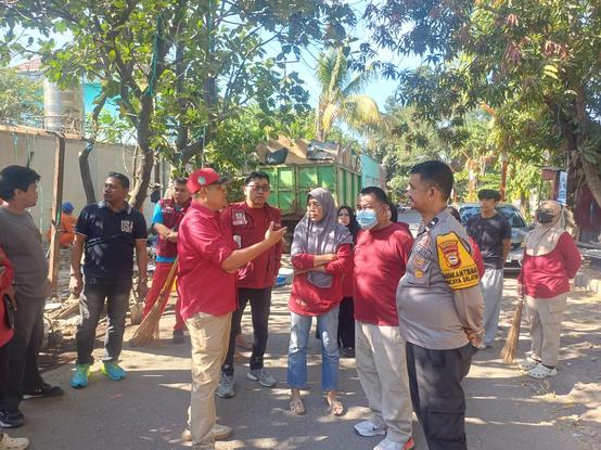 Sekcam Mamajang Pimpin Penataan PKL di Maricaya Selatan, Warga Kooperatif