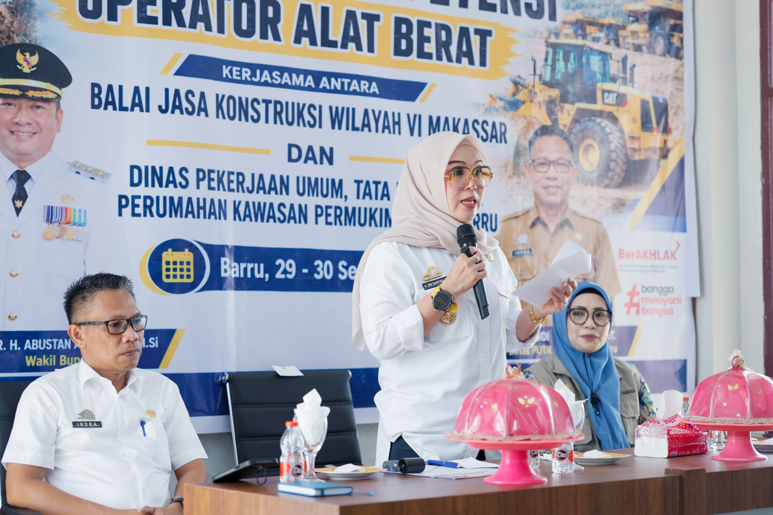Bupati Barru Dorong Operator Alat Berat Bersertifikat, Tekankan Keselamatan Kerja