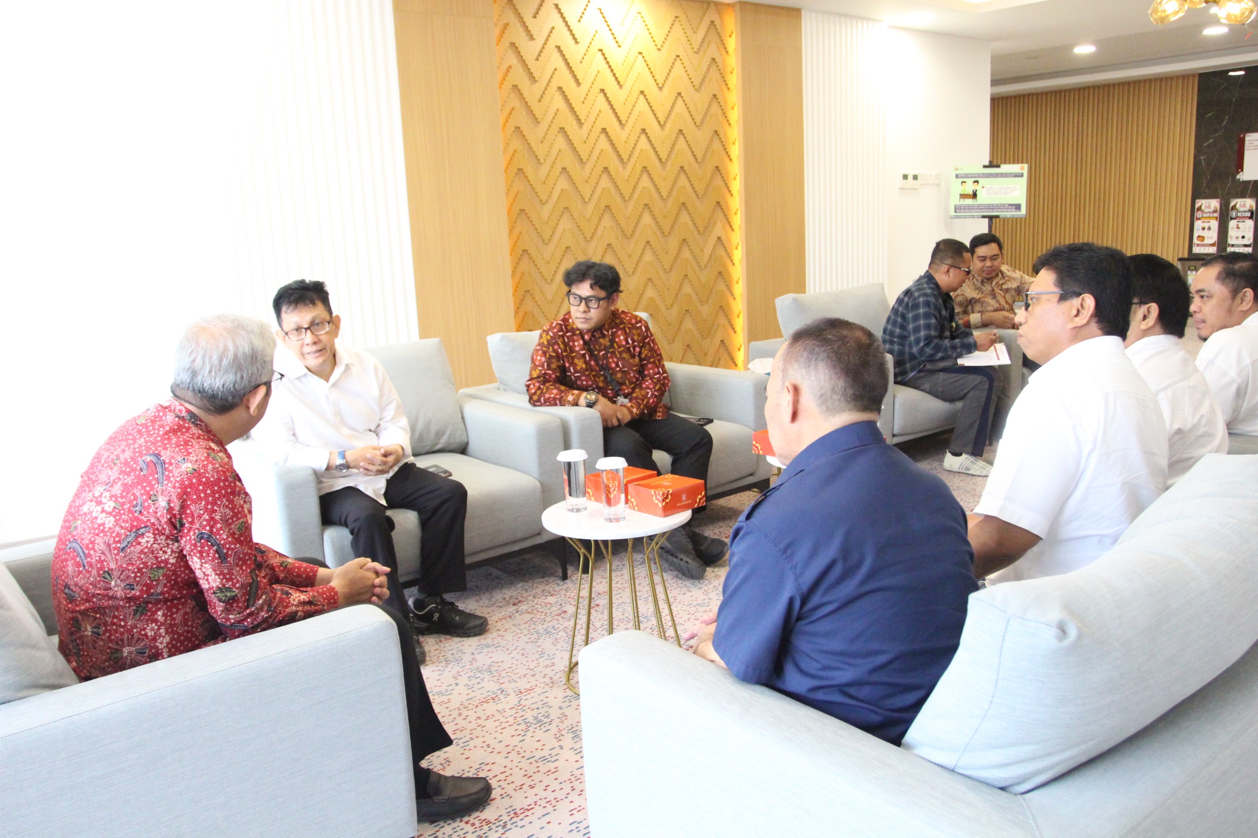 Tingkatkan Literasi Keuangan, OJK Sulselbar Gandeng PWI Perkuat Edukasi Lewat Media