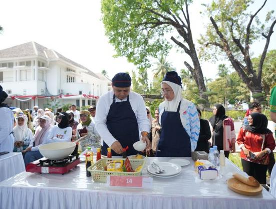 Adu Keahlian di Dapur, Wali Kota Munafri Arifuddin Juara I Lomba Masak Nasi Goreng Antar Kepala Daerah se-Sulsel